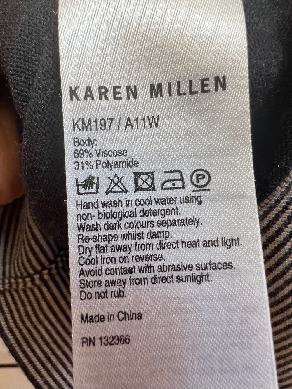 Karen Millen Size 1 Snakeskin Print Knit Turtleneck Mini Dress Bodycon Urbanchic - Picture 5 of 5